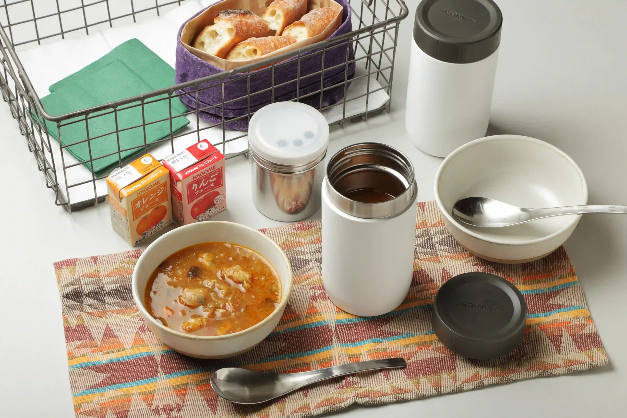 UNWIND HOTEL & BAR 札幌の無料インルーム朝食　スープとバゲット